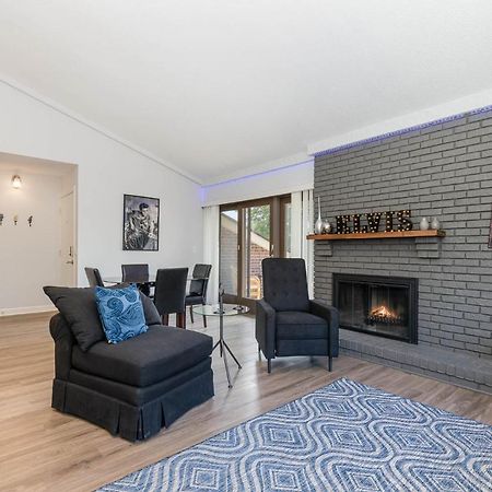 Large, Stunning Elvis Themed Condo,10 Min From Cvg Florence Luaran gambar
