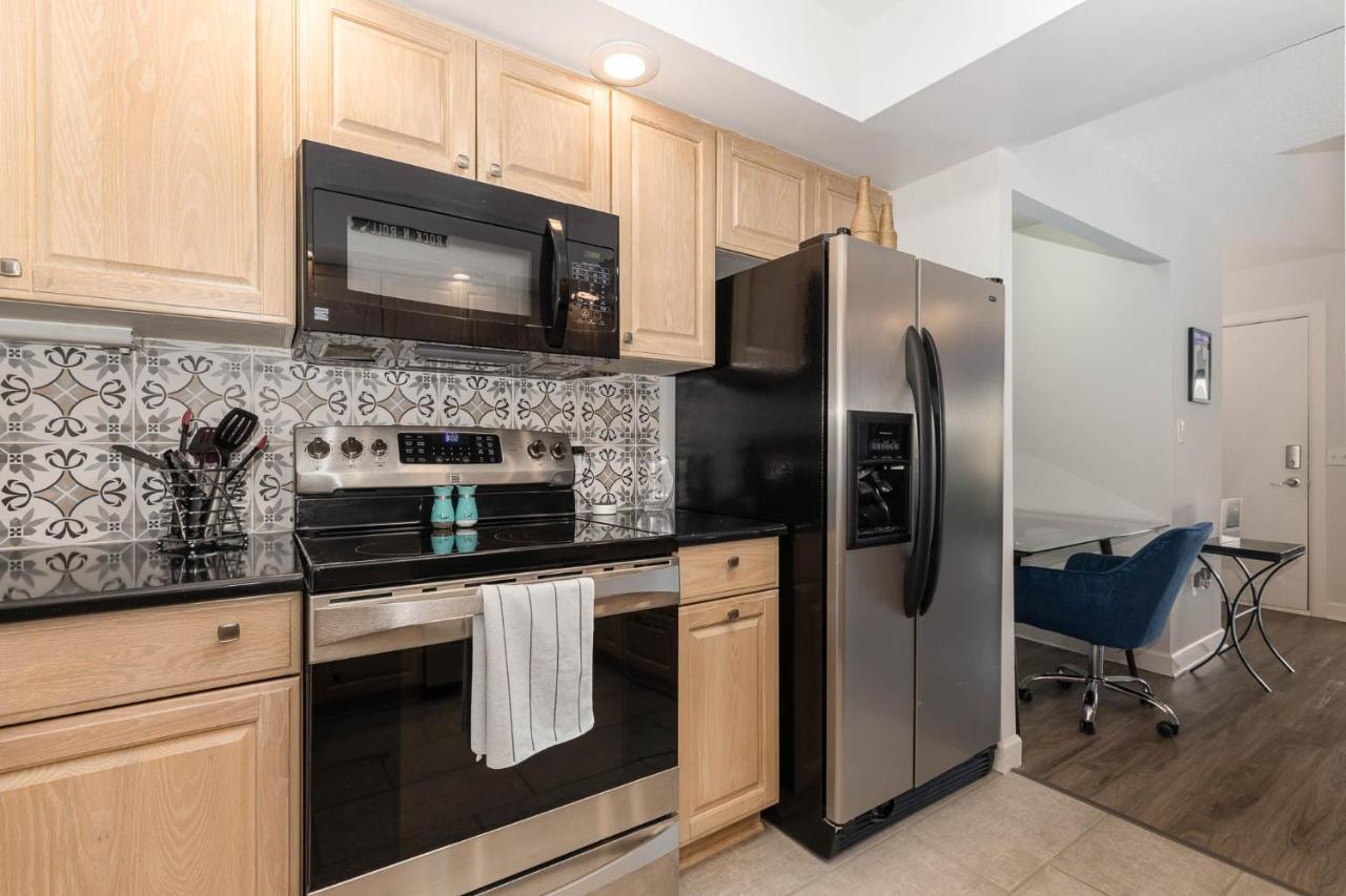 Large, Stunning Elvis Themed Condo,10 Min From Cvg Florence Luaran gambar