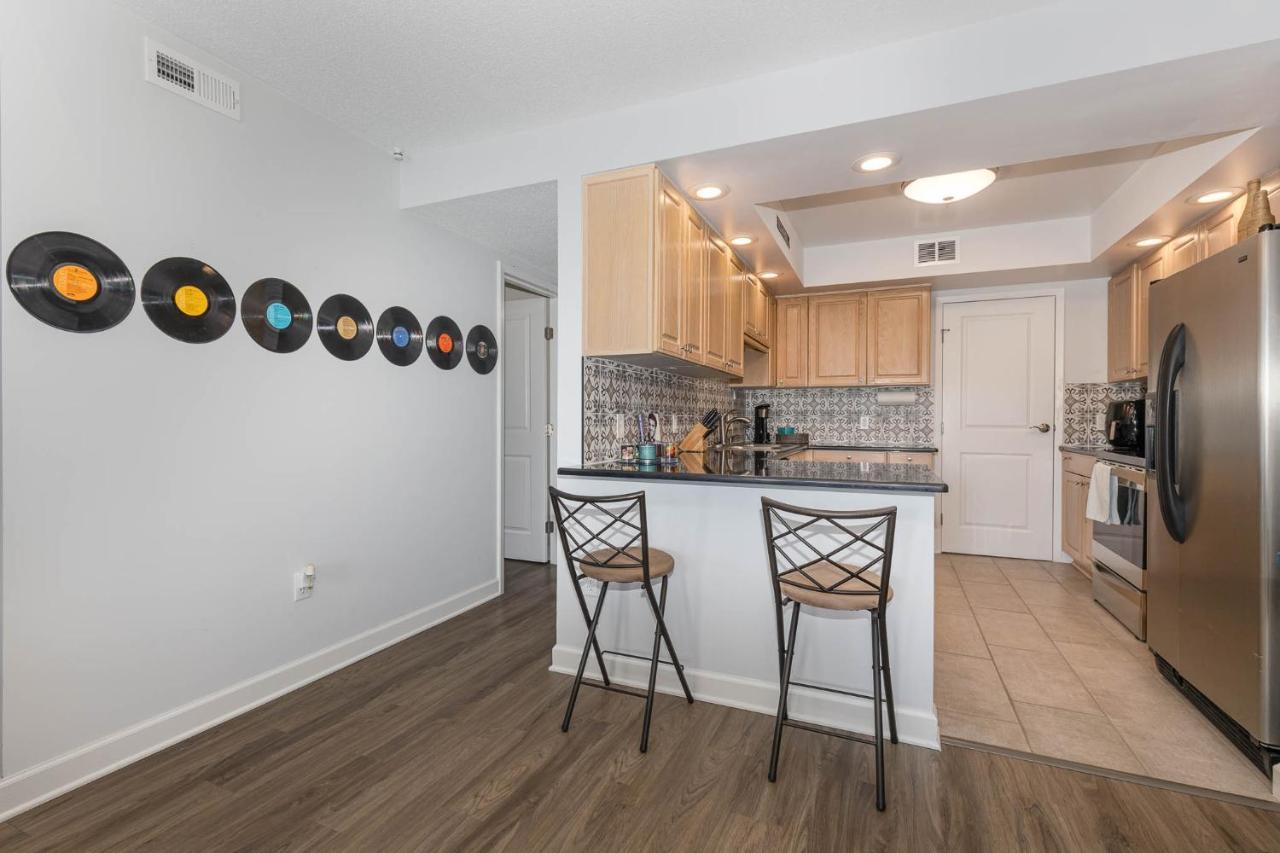 Large, Stunning Elvis Themed Condo,10 Min From Cvg Florence Luaran gambar