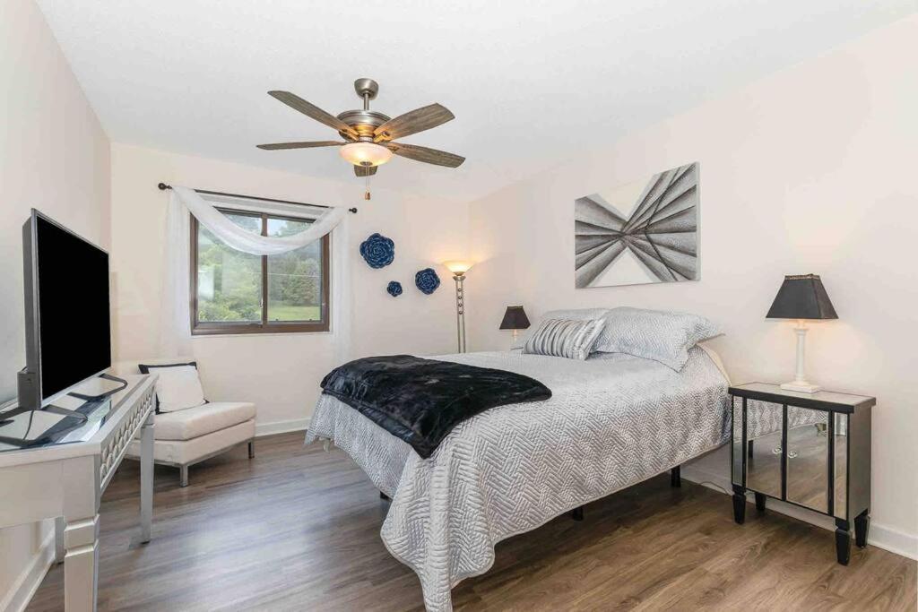 Large, Stunning Elvis Themed Condo,10 Min From Cvg Florence Luaran gambar